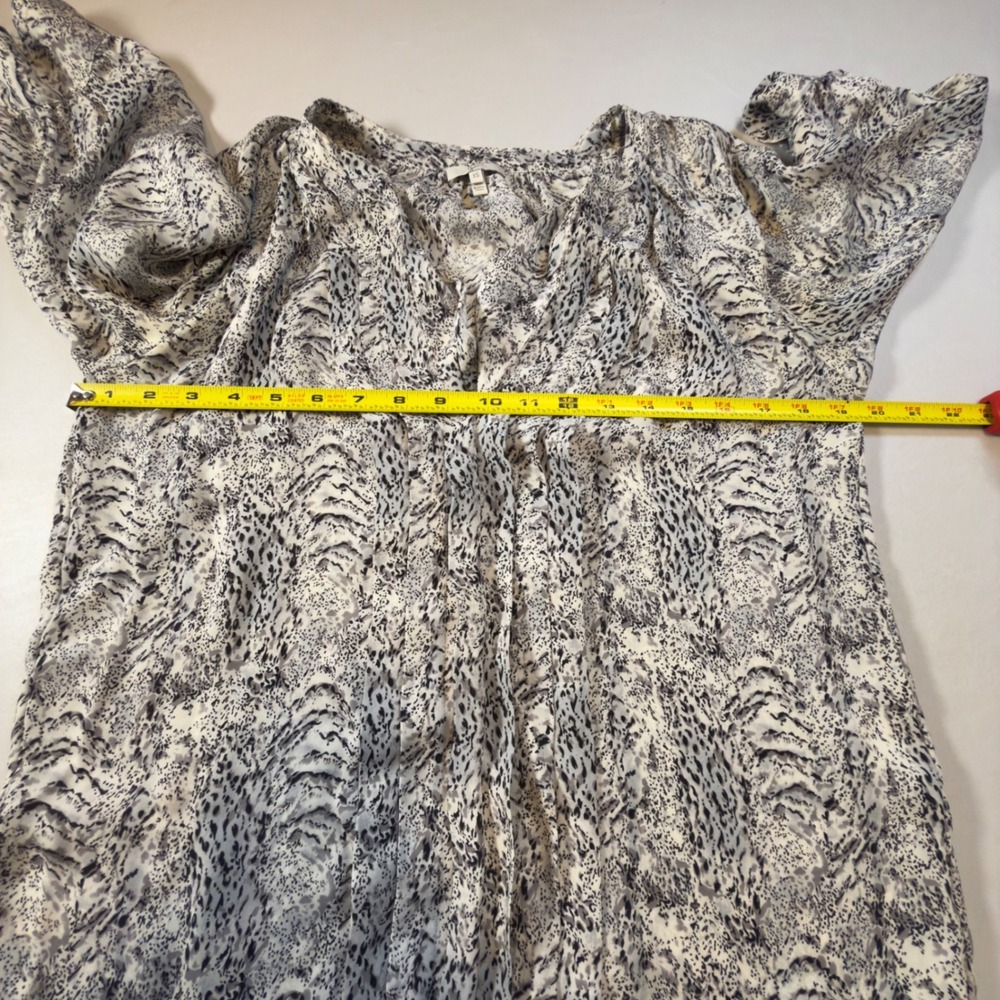 Joie 100% Silk Grey Animal Print V-Neck 3/4 Sleeve Blouse XS W52-22055 Career - Picture 7 of 8